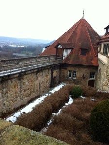 Just a pretty view from inside the castle.  AND the castle is rented out into apt's now, so I'm pretty sure someone rents that place as their apt.  How cool would that be?  "Where can I pick you up?"  "Oh, I live in THE CASTLE!"